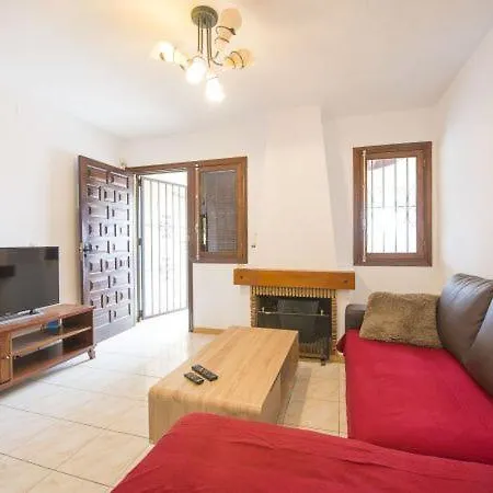 Sleeps 6 Pool