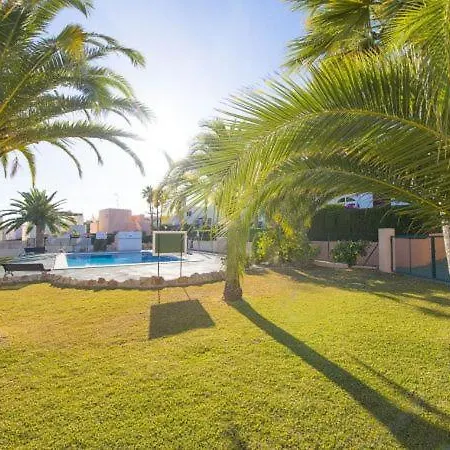 Дом отдыха Sleeps 6 Pool