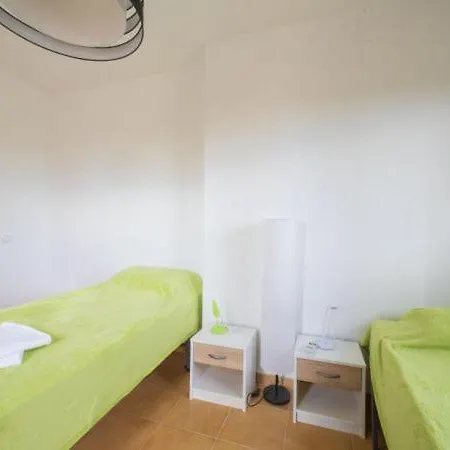 Дом отдыха Sleeps 6 Pool