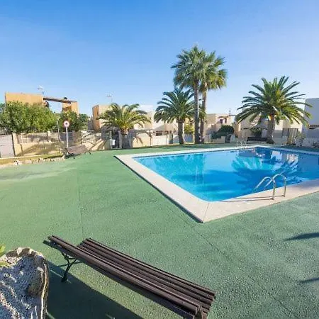 Дом отдыха Sleeps 6 Pool *