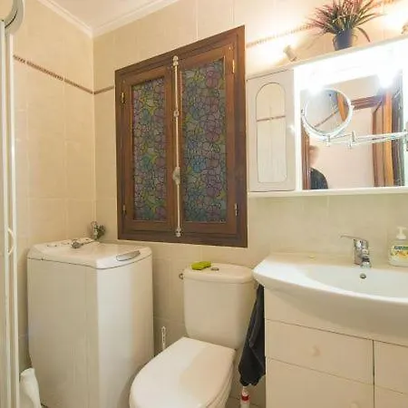 Sleeps 6 Pool Дом отдыха Casas de Torrat