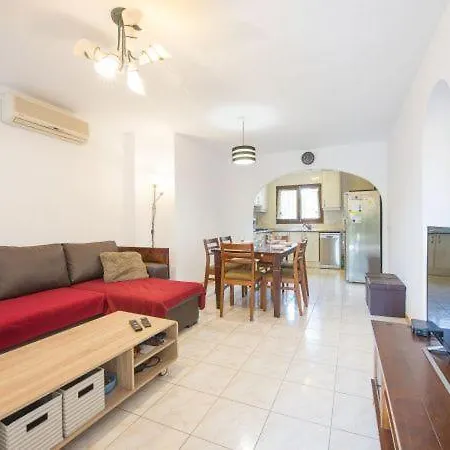 Sleeps 6 Pool Дом отдыха Casas de Torrat